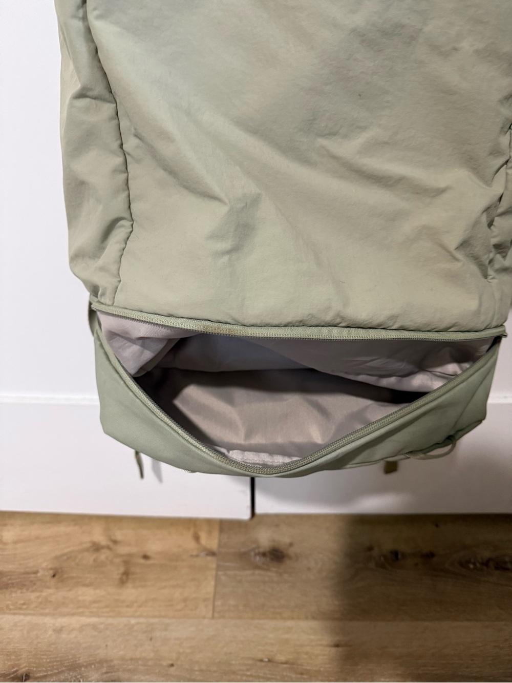 The North Face woman’s Sage Green Utility Tote Backpack - Picture 2 of 8